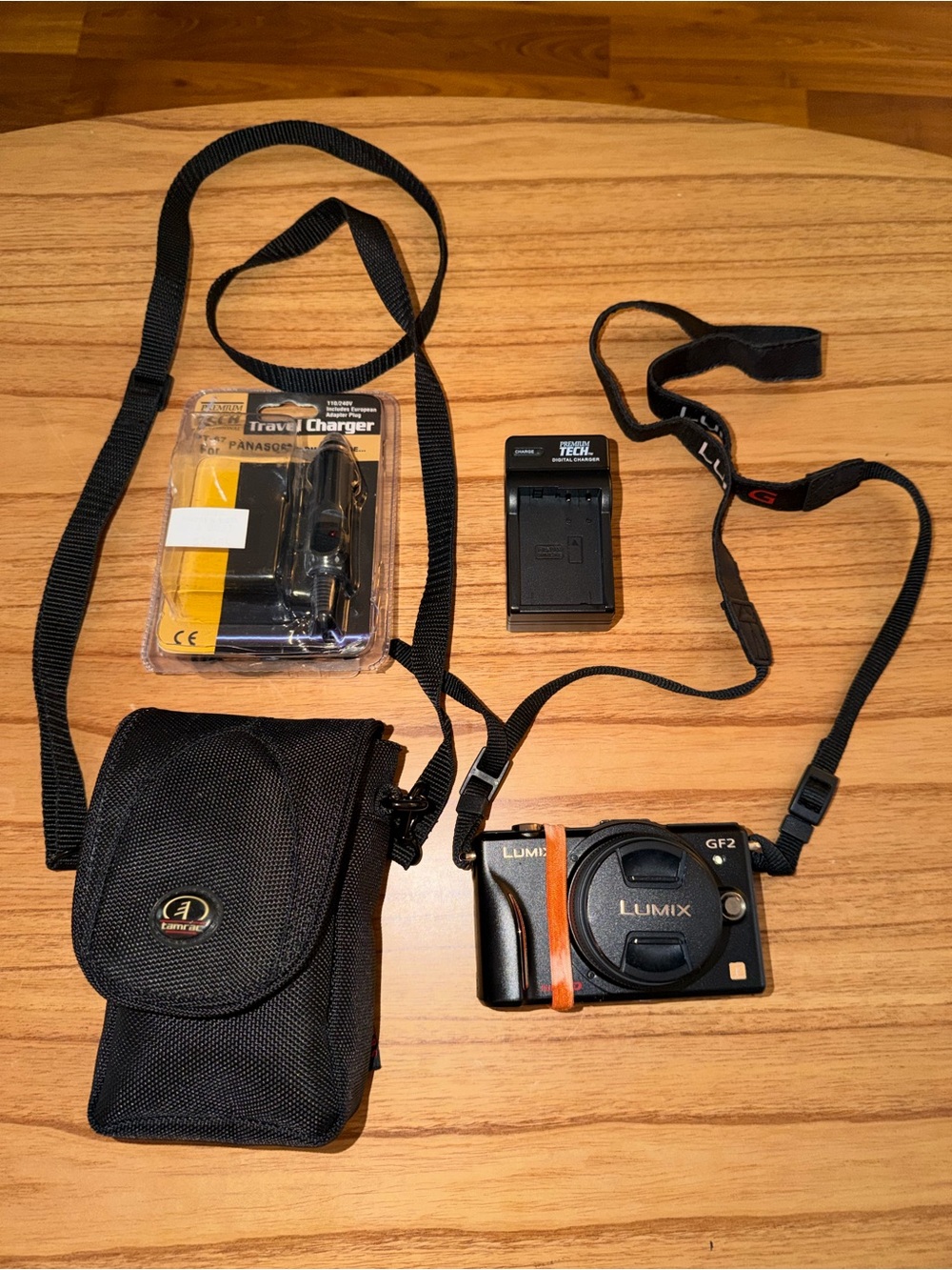 Panasonic Lumix DMC-GF2 mirrorless digital camera bundle